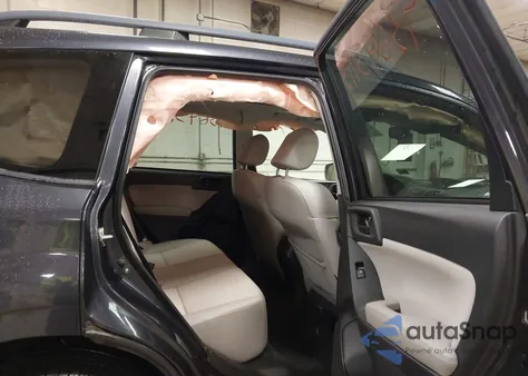 2016 Subaru Forester 2.5I Premium z USA, uszkodzony, nr VIN JF2SJADC9GH452459